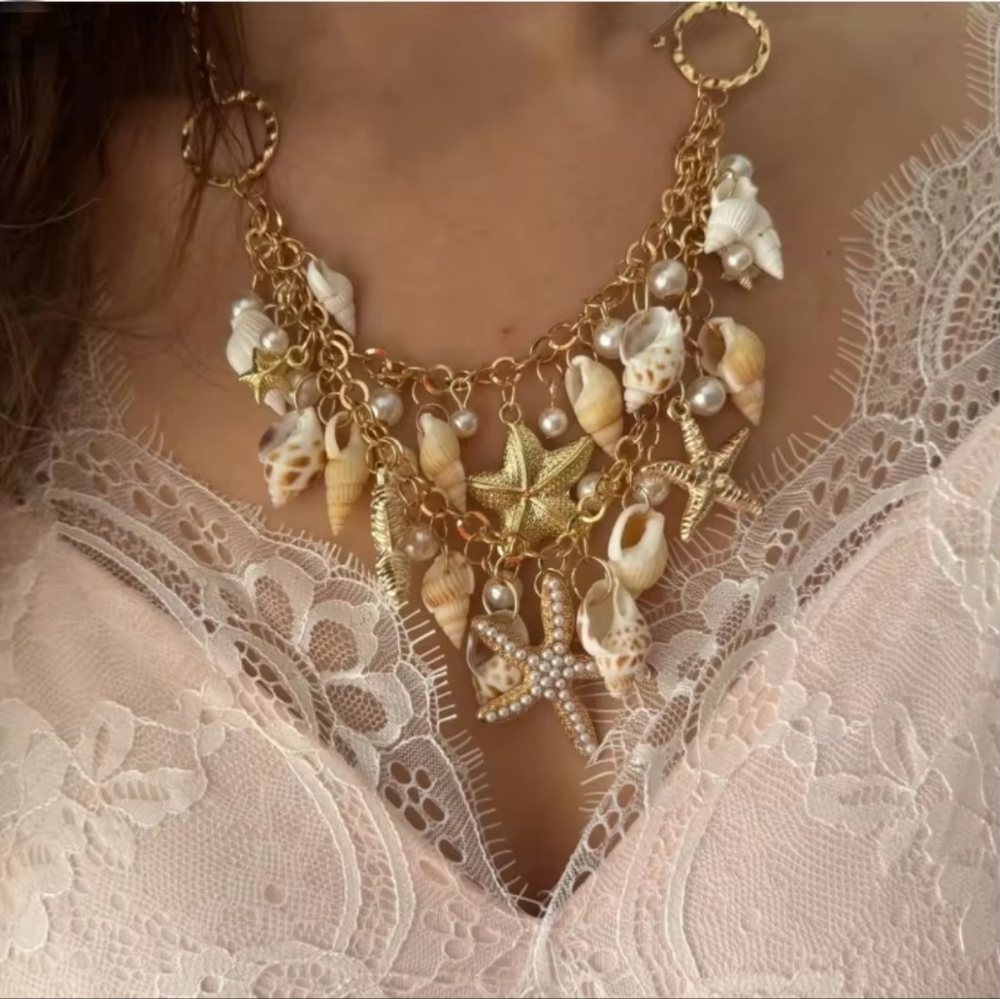 Gold Starfish and Pearl Necklace - Picture 7 of 7